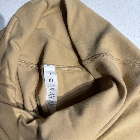 Lululemon Nulu yoga crop - Picture 7 of 7